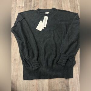 Women’s NWT Urban Outfitters Sweater In Gray Size‎ XS MSRP $59